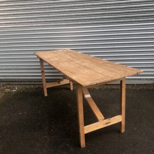 FUTD 95 b Vintage Pine trestle table