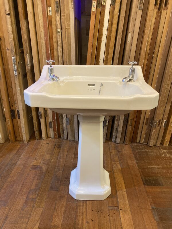 Early 20th Century Sink and Pedestal With Taps