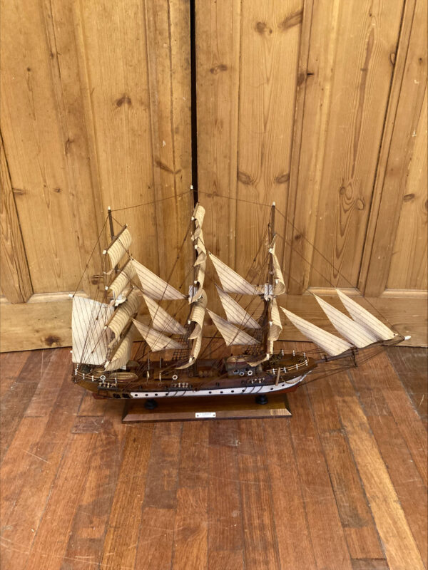 Vintage Model Spanish Ship 'Clipper Siglo XIX'