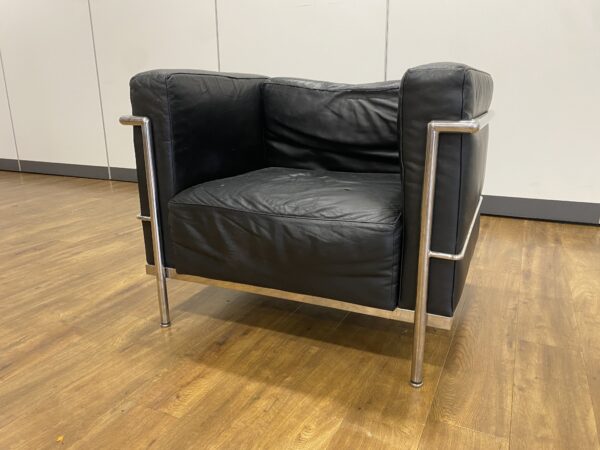 Le Corbusier Style 'LC3' Chair In Black Leather & Chrome