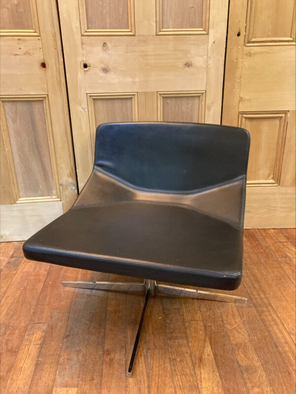 Late 20th Century Black Leather Swivel Chair On Chrome Legs