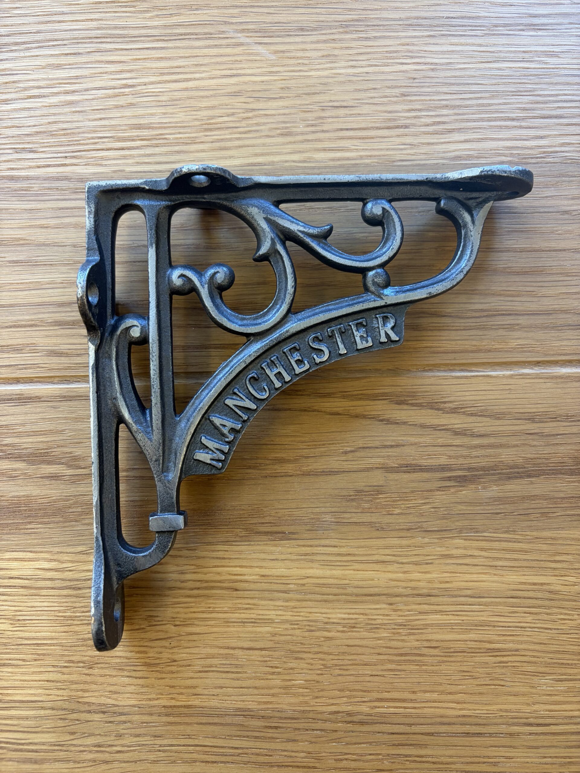 Heritage Cast Iron Manchester Bracket