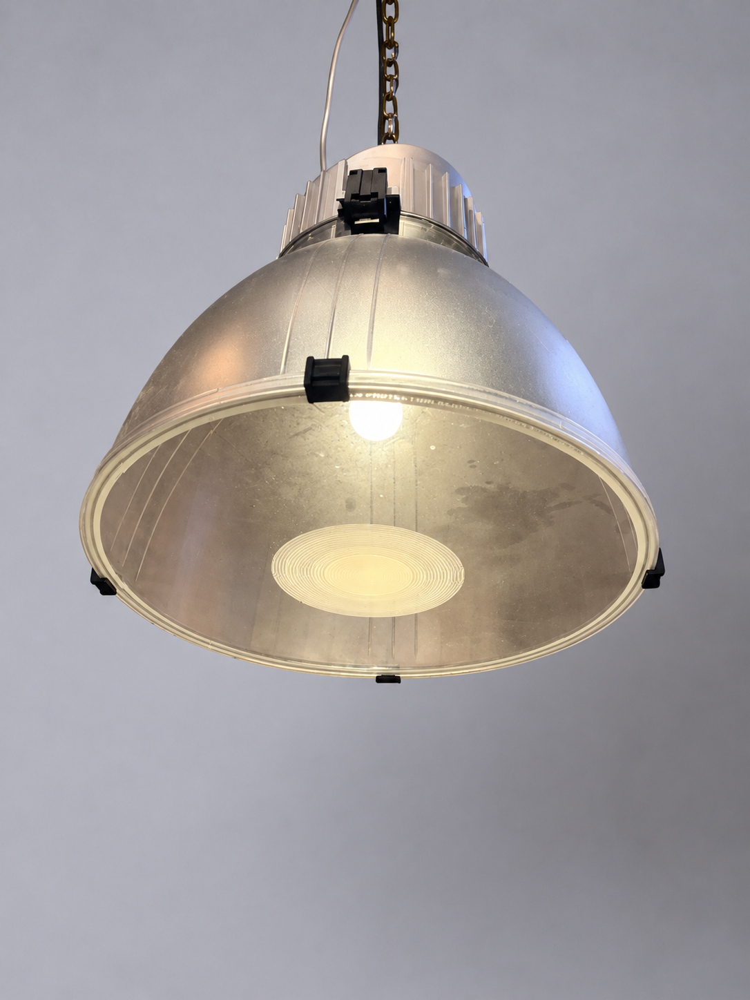 Contemporary Lightweight Industrial Pendant Contemporary Lightweight Industrial Pendant