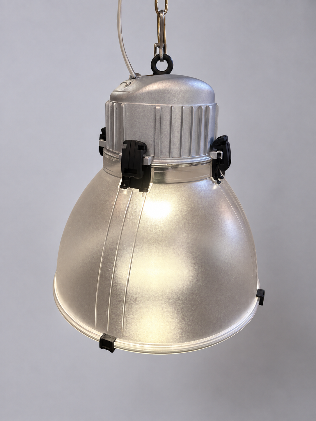 Contemporary Lightweight Industrial Pendant Contemporary Lightweight Industrial Pendant