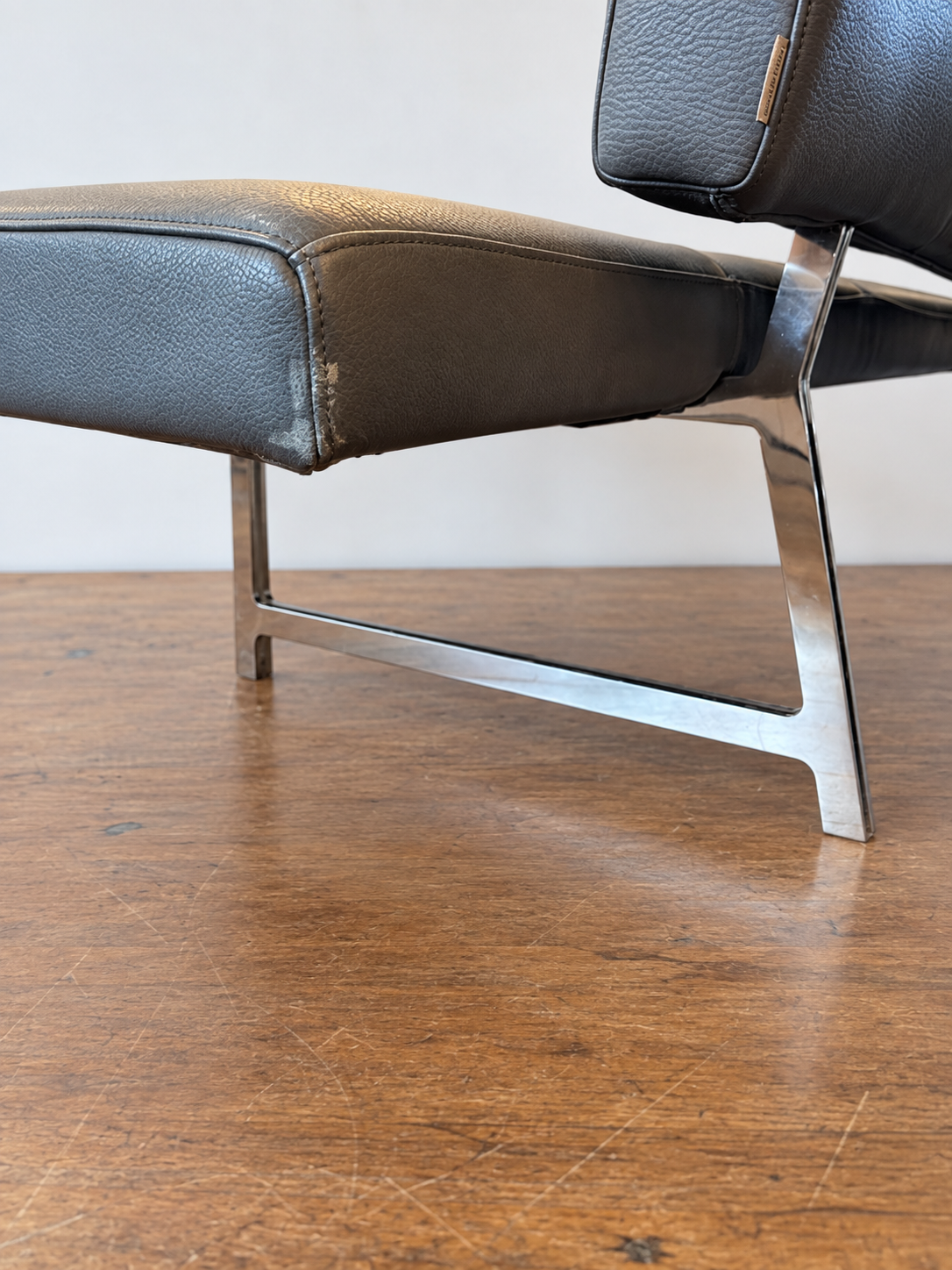 Walter Knoll Leather Foster 501 Bench Walter Knoll Leather Foster 501 Bench