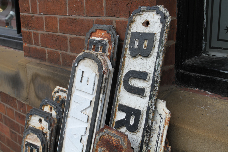 Alternative view of Bradshaw St Sign