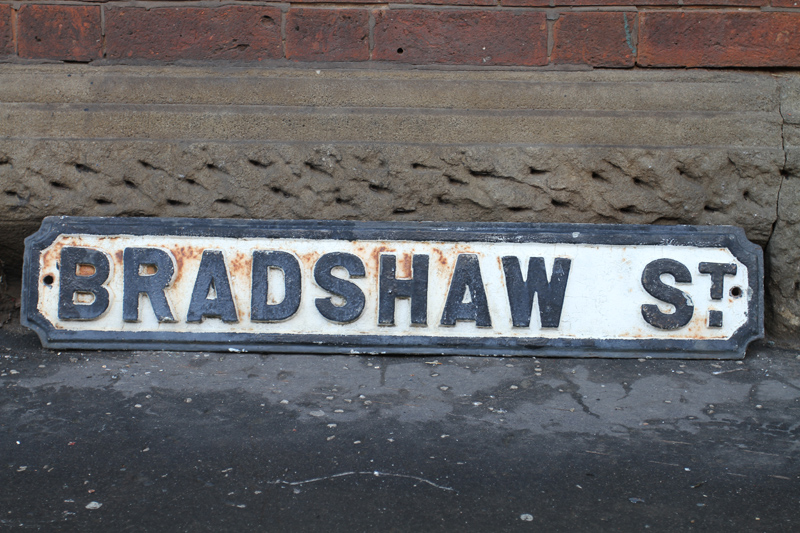 Bradshaw St Sign