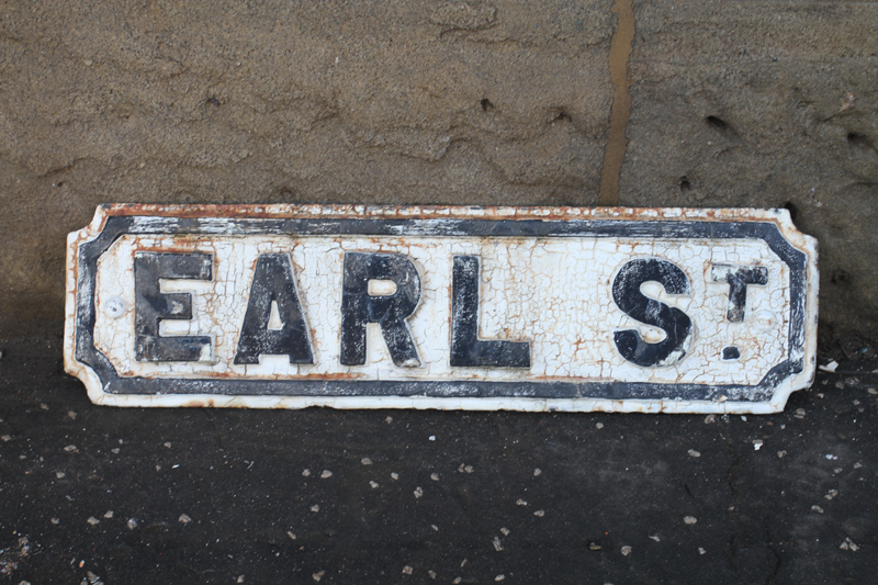 Earl St Sign