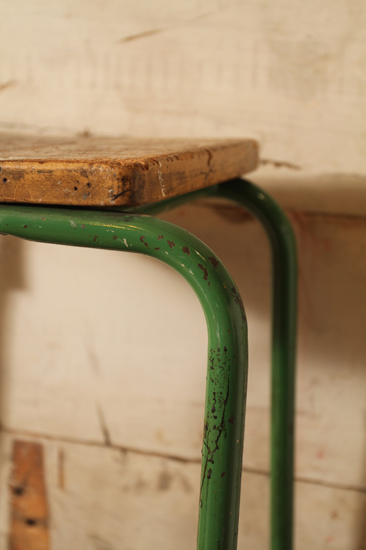 Kingfisher Lab Stool with Green Frame