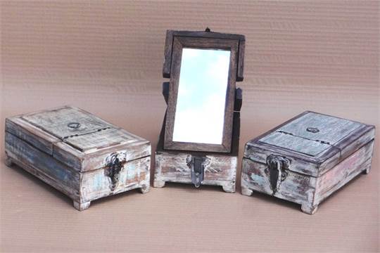 Vintage Wooden Vanity Box