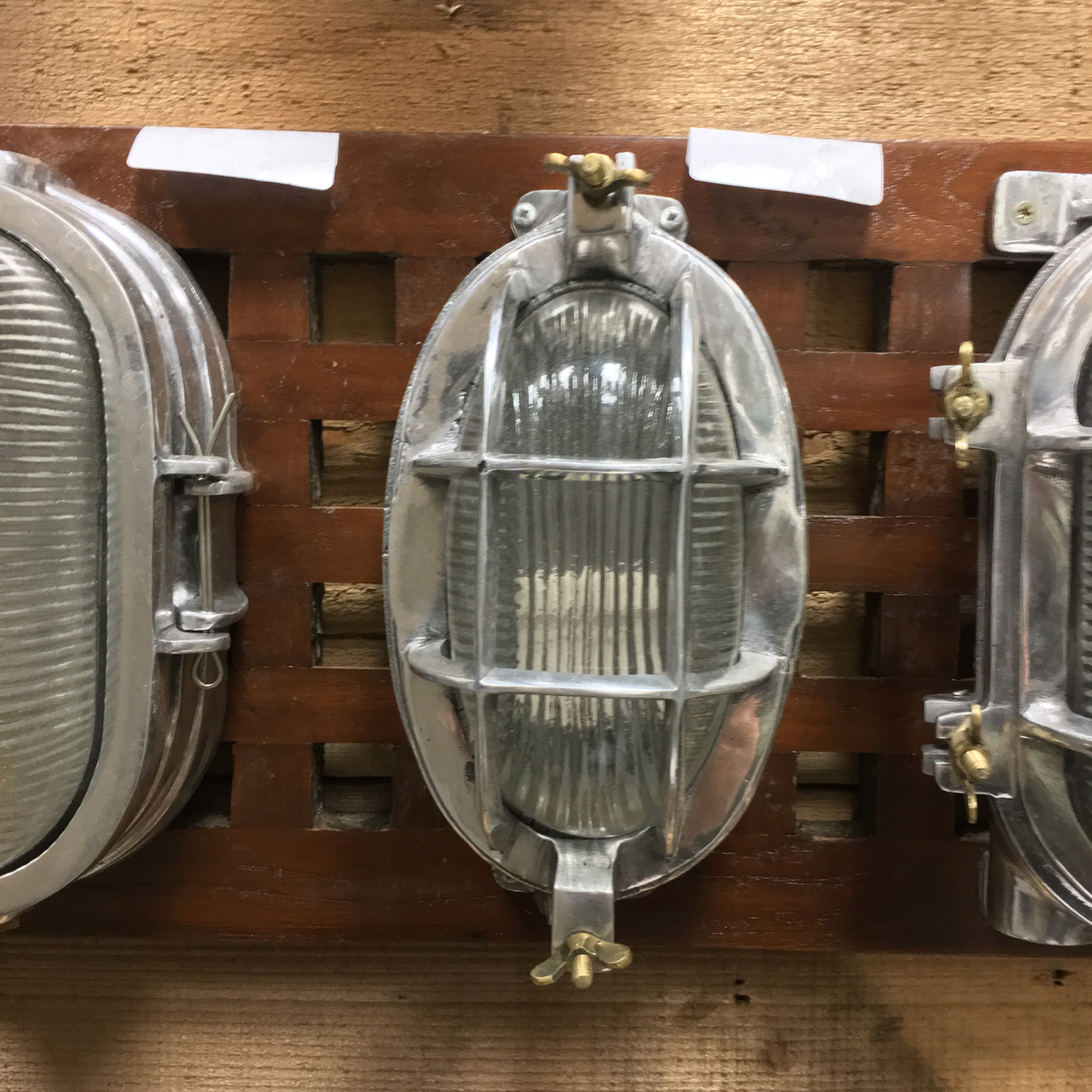 Aluminium Oval Ships Bulkhead Light – Ribbed Glass